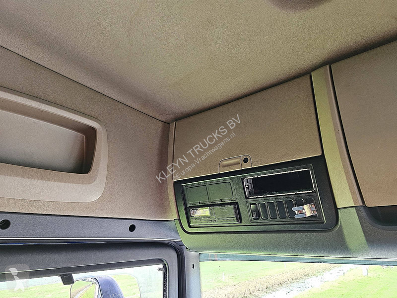 Scania 410 tractor unit