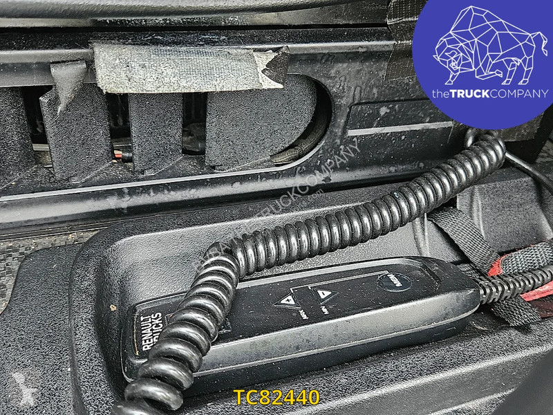 Renault T 440 tractor unit