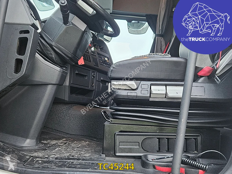 Renault T 460 tractor unit