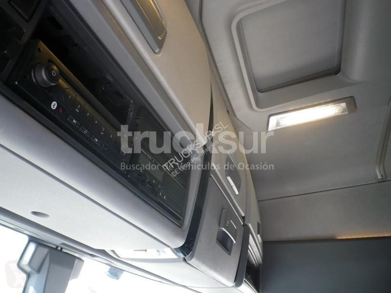 Traktor Renault T520 SLEEPER CAB