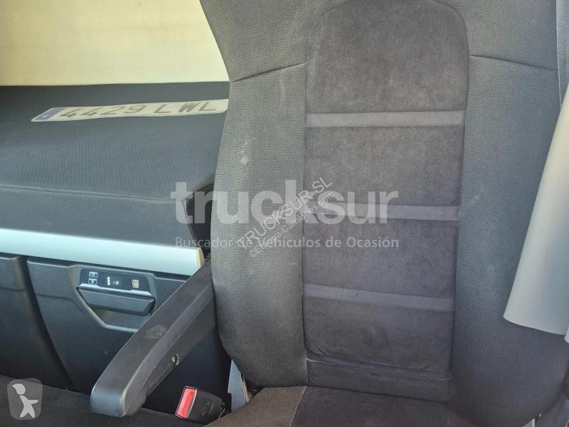 Iveco AS440S49T/P tractor unit