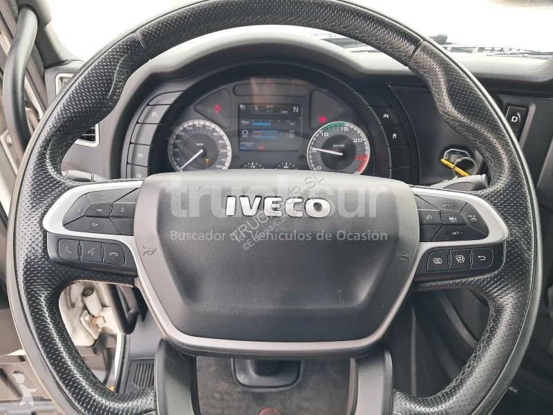 Iveco AS440S49T/P tractor unit