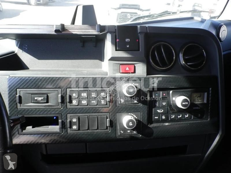 Renault T520 HIGH SLEEPER CAB tractor unit