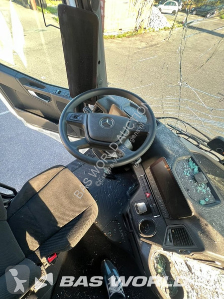 Mercedes 1421 tractor unit