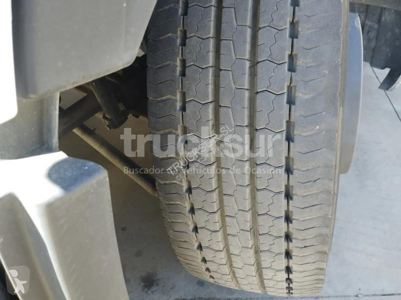 Iveco AS440S49T/P tractor unit