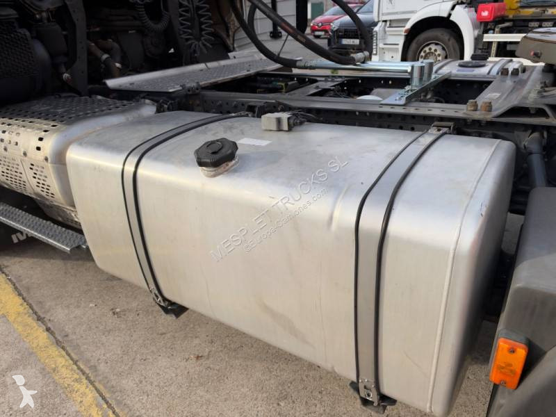 Iveco 490 tractor unit
