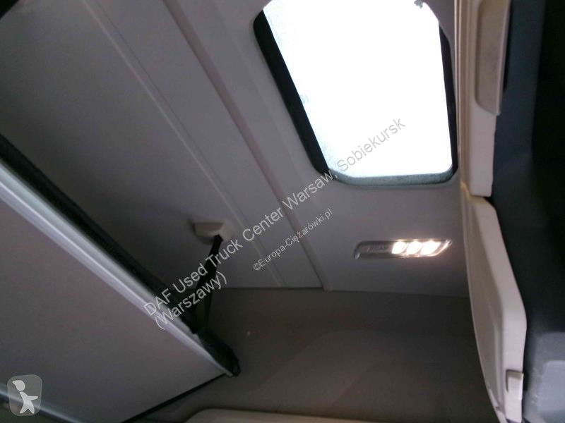DAF + 530 FT LOW DECK 4X2 tractor unit