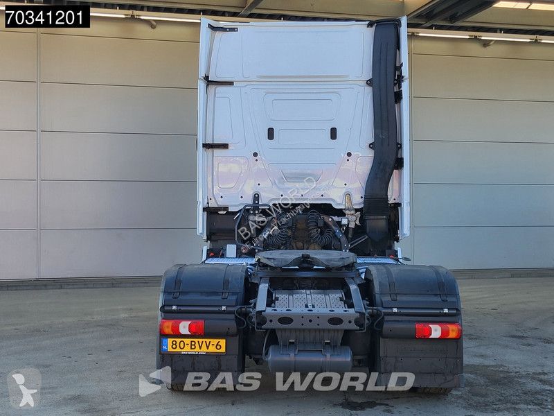 Mercedes 1951 4X2 GigaSpace NL-Truck 2xTanks...