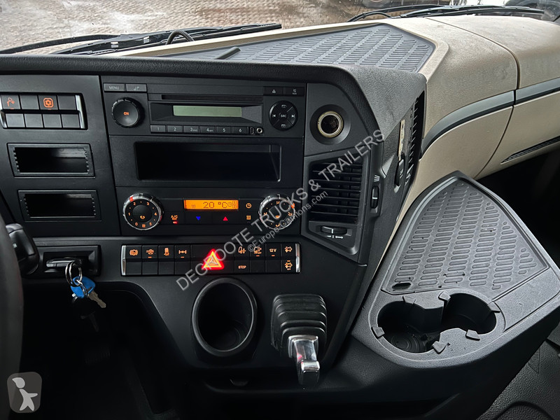 Traktor Mercedes 1845 BigSpace