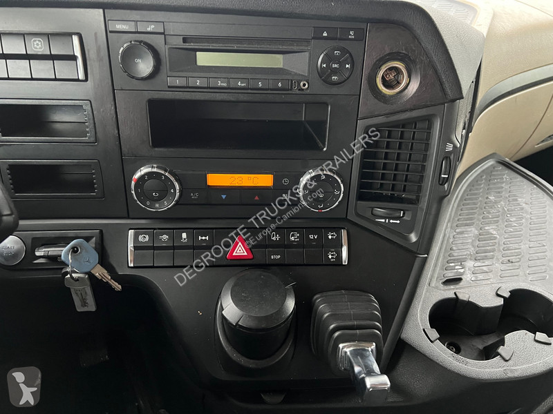 Traktor Mercedes 1845 BigSpace