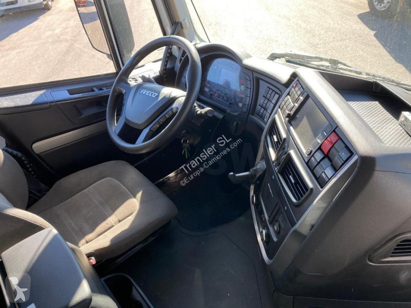 جرار Iveco AS 440 S 46 TP