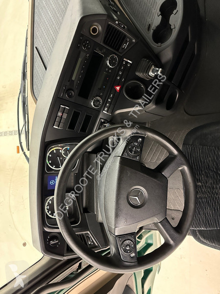 Traktor Mercedes 1845 BigSpace