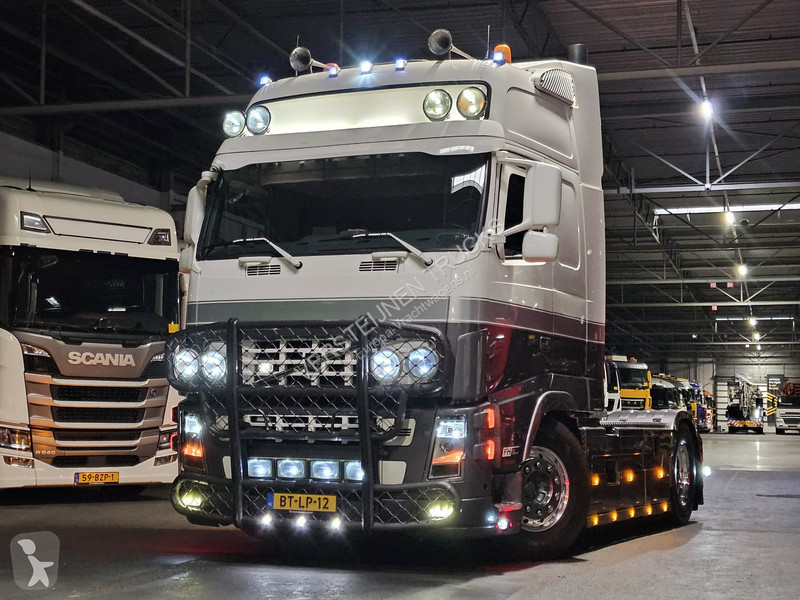 Trekker Volvo FH400 4X2 / SHOWTRUCK / SPECIAL /...