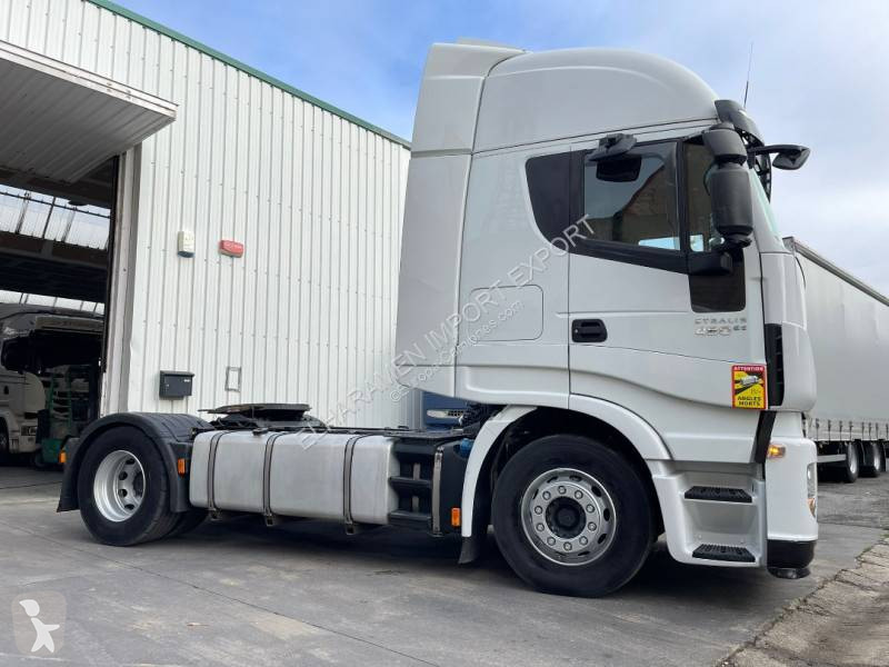 Tahač Iveco