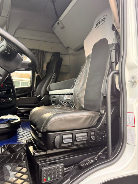 Tahač Iveco AS 440S48 / P S-Way