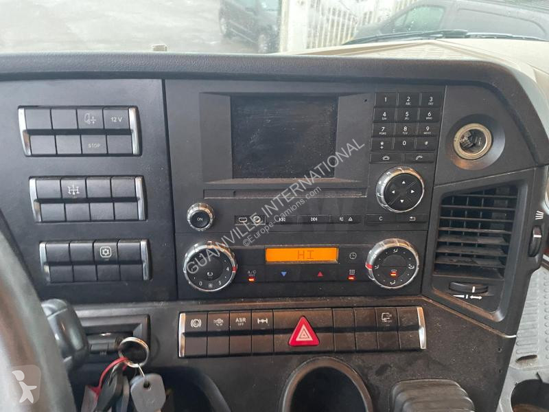 Traktor Mercedes 1845