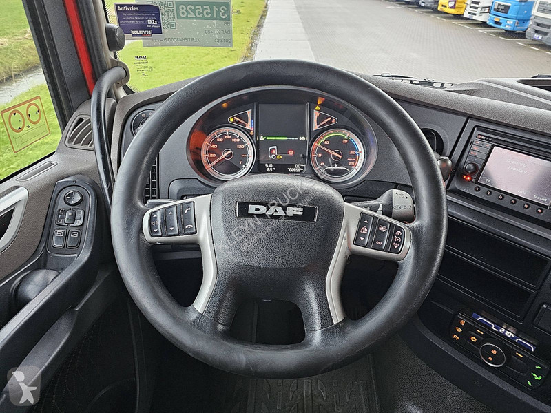 Tahač DAF 480 SPACECAB LED