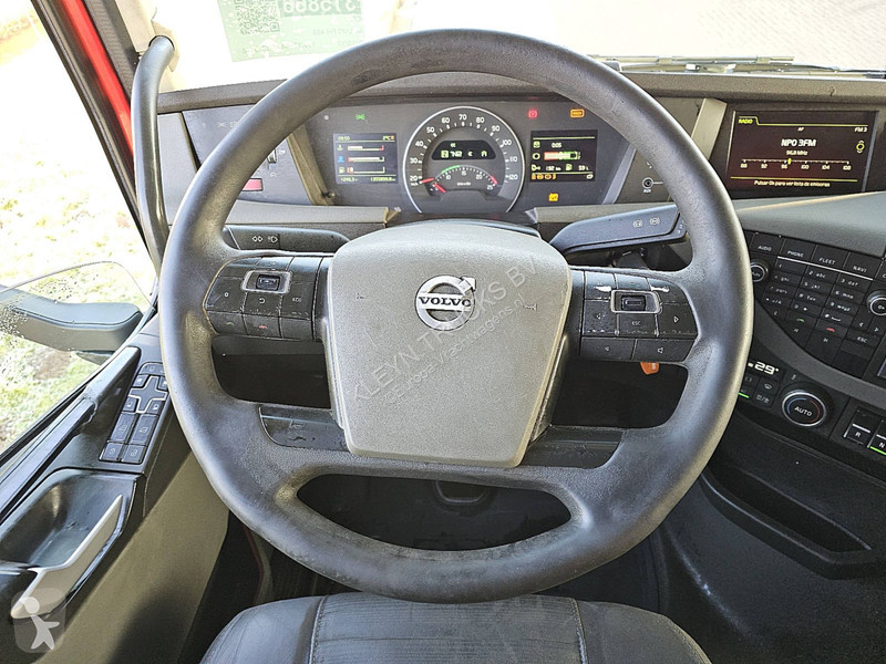 Trekker Volvo FH  XENON 2X TANK VEB+