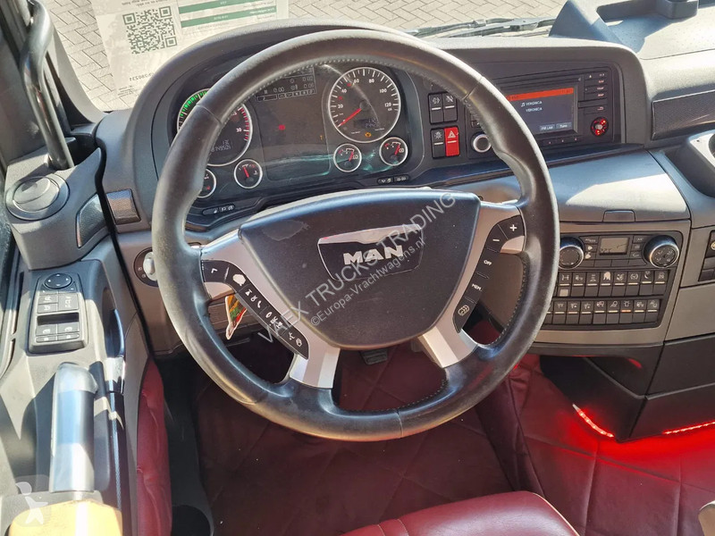 Traktor MAN 26.560 XXL 6x2/4 - Custom interior...