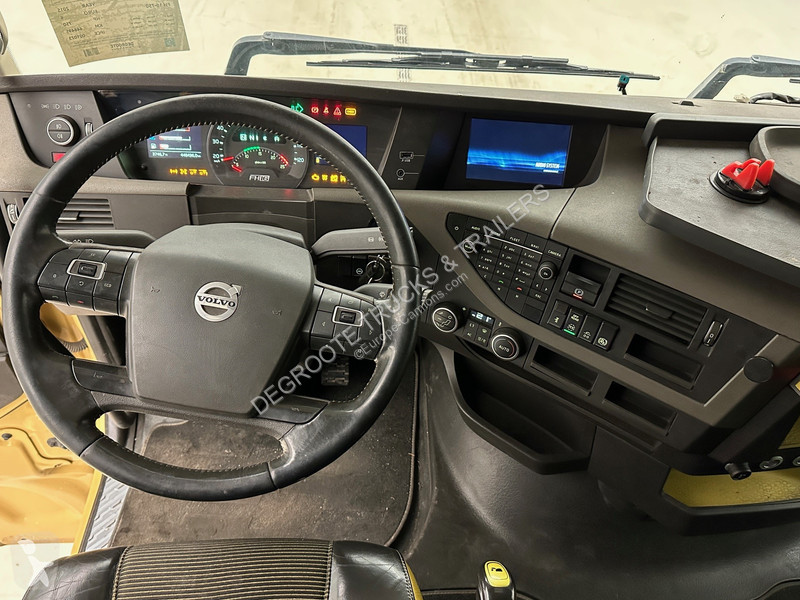 Tahač Volvo 750 - 6x4