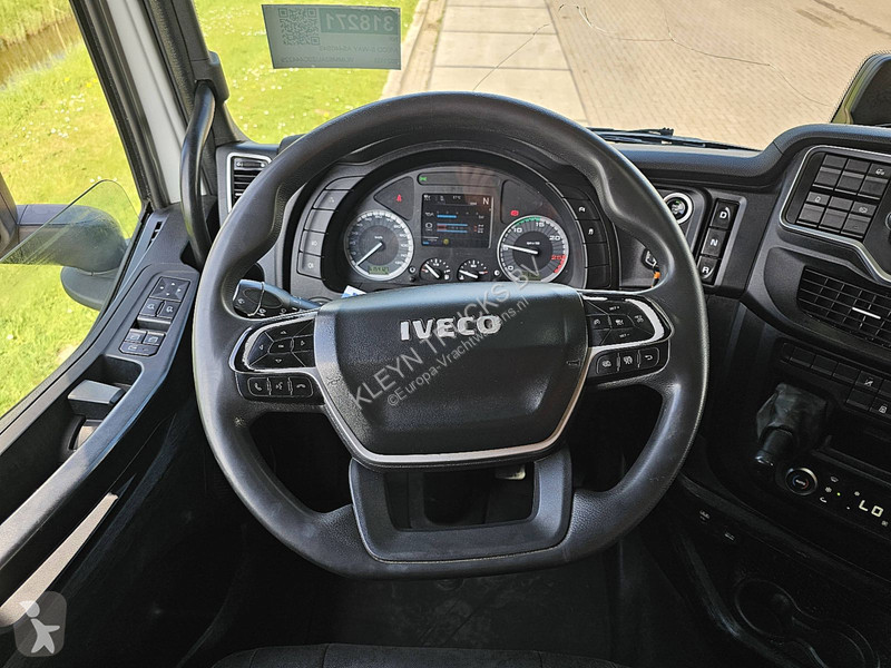 Trekker Iveco AS440S48 NAVI FRIDGE SKIRTS