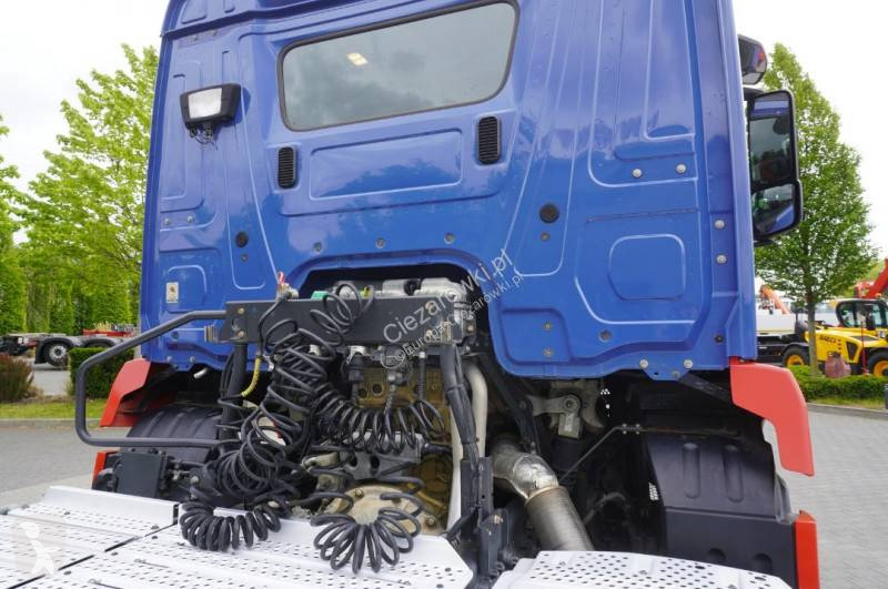 Cap tractor Mercedes