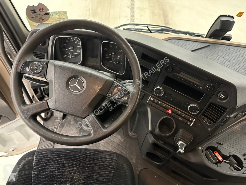 Traktor Mercedes 1842