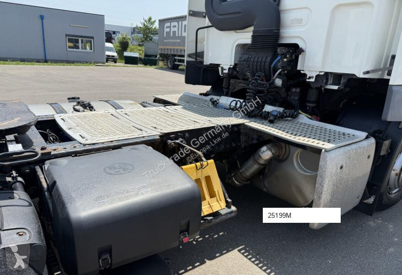 Traktor DAF CF 400