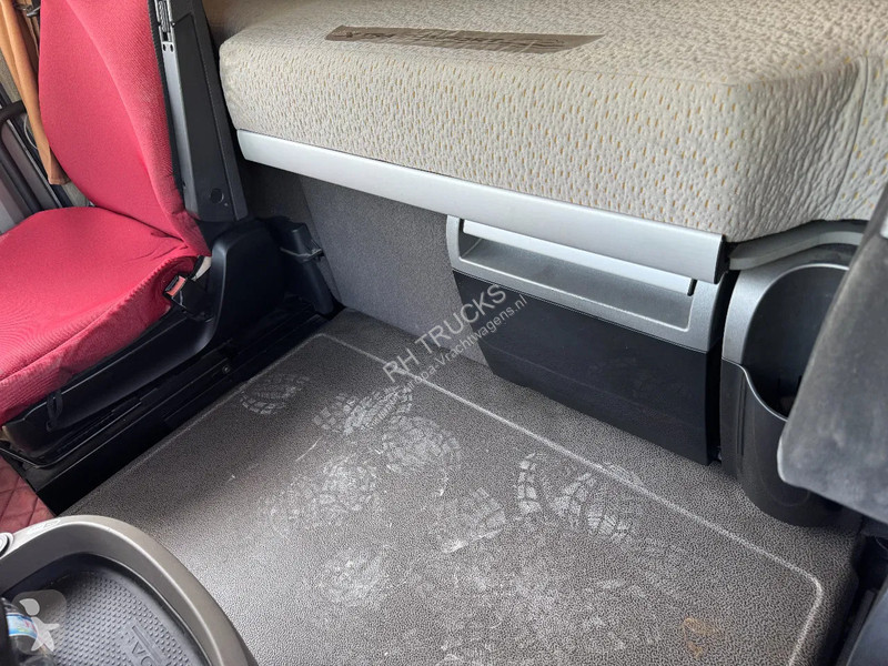 Tahač DAF 105510 4X2 SKIRTS ADR RETARDER...