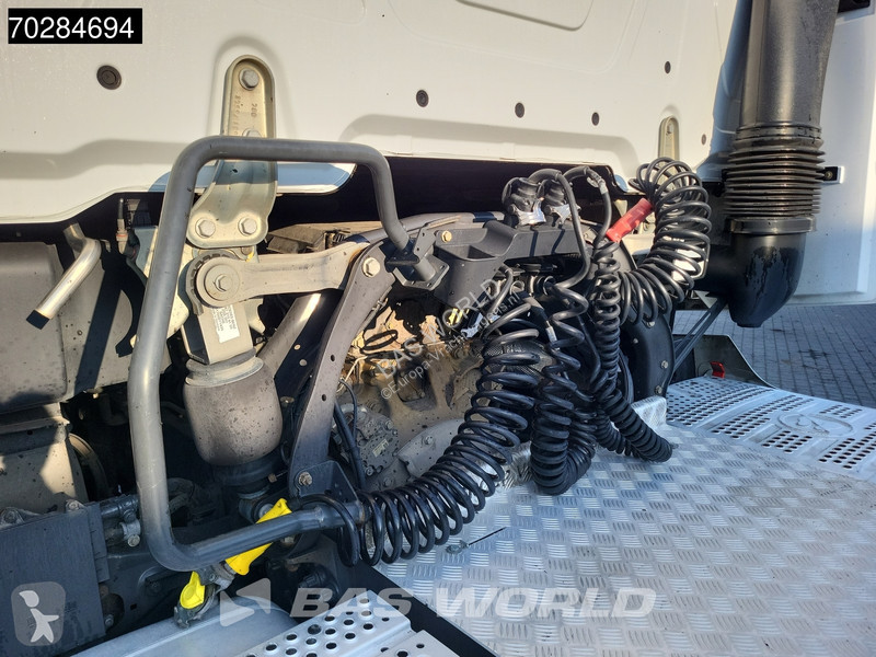 Traktor Mercedes 1945 4X2 GigaSpace 2x Tanks...