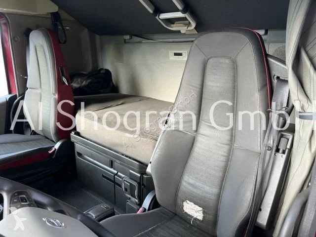 Tahač Volvo FH...