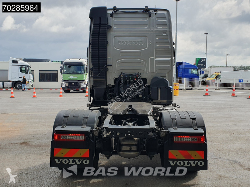 Traktor Volvo 420  4X2 Globetrotter Alcoa LED...