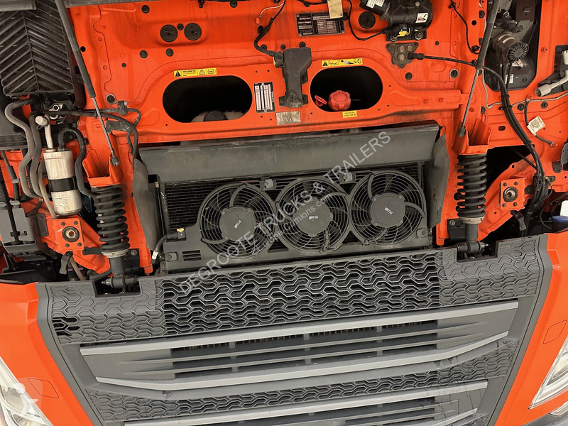 Traktor Volvo 500 Globetrotter