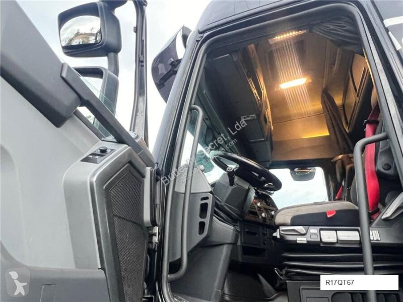 Traktor Renault T 520 HIGHCAB