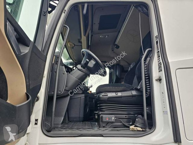 Traktor Mercedes 1843 LL mit Hubsattelkupplung...