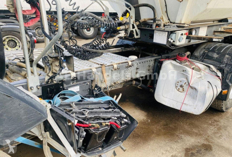 جرار Volvo FMX 500