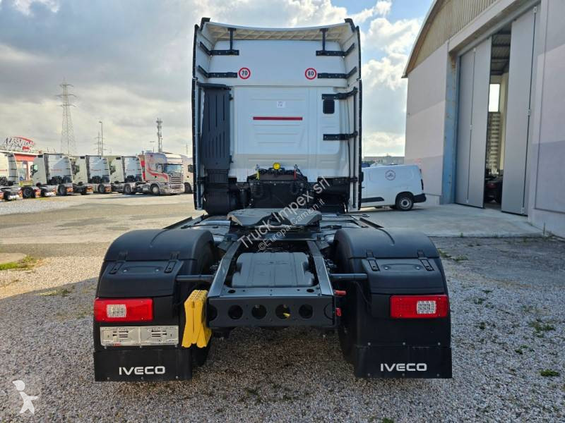 Traktor Iveco