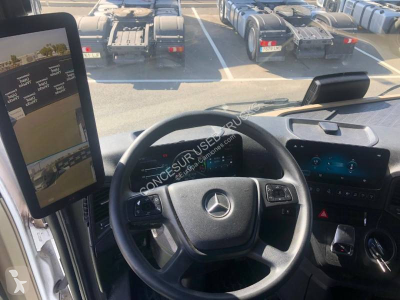Traktor Mercedes