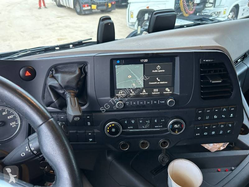 Traktor Ford