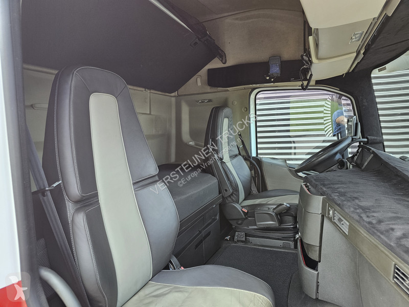 Trekker Volvo 500 6x2/4 / LIFT - STEERING /...