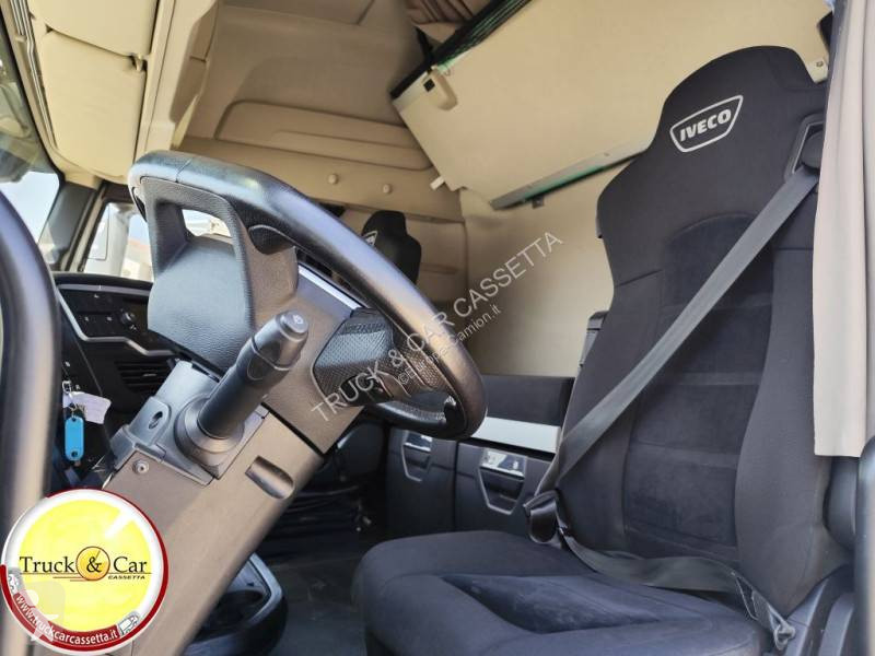 Traktor Iveco