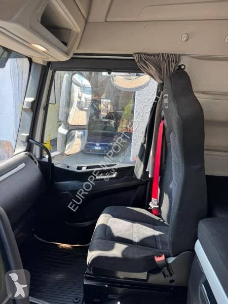 Traktor Iveco