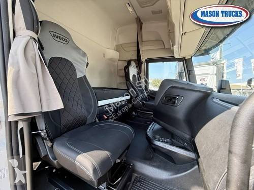 Traktor Iveco