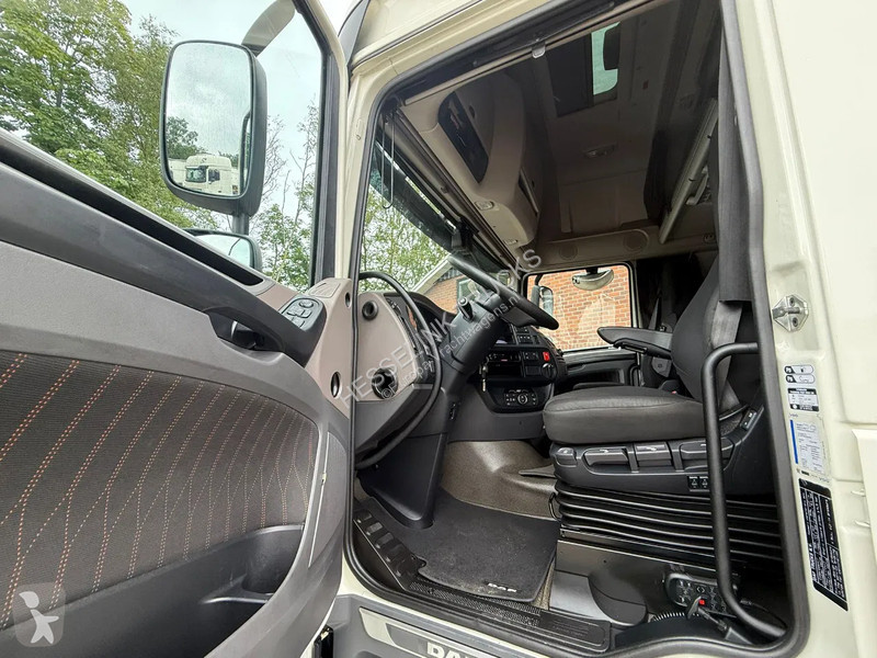 Trekker DAF 480 SSC Super Space 2x tank LED...