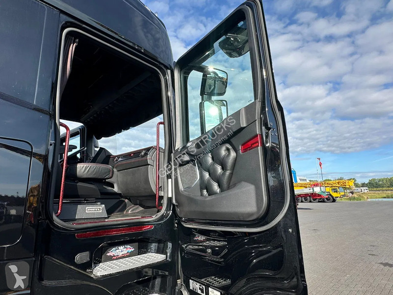 Traktor Scania S660 V8 6X2 ONGINE SPECIA...