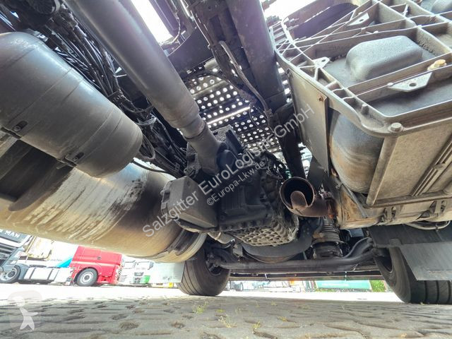 Tahač Volvo / Retarder / Standklima / TV / 6D