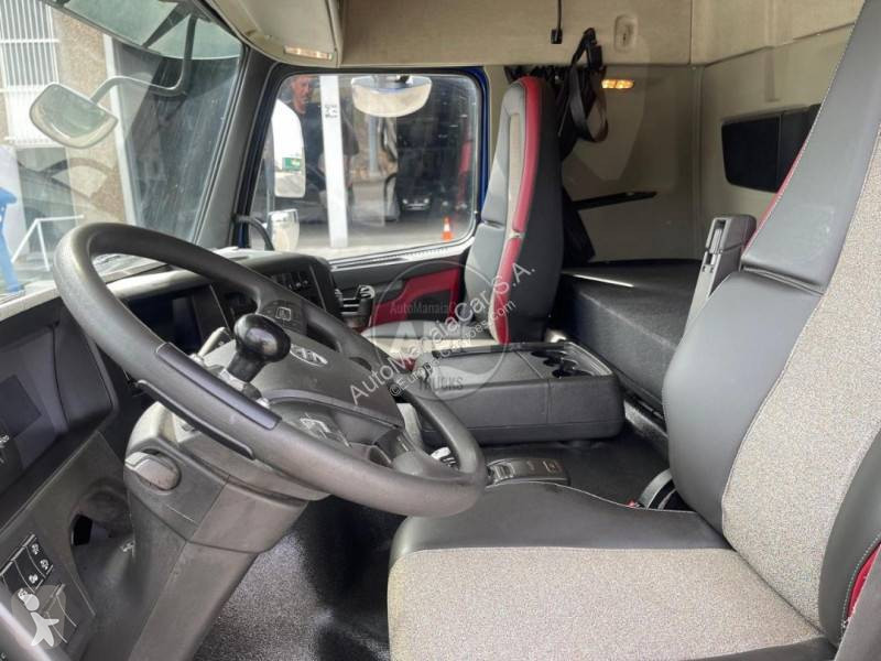 Cabeza tractora Volvo