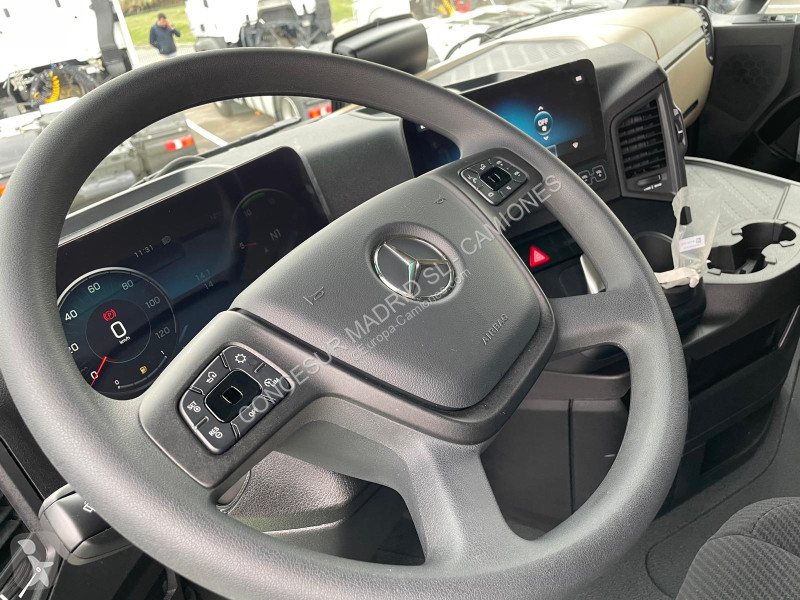 Traktor Mercedes  1851 LS
