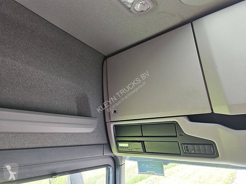 Traktor Scania 6X2/2 LED RETARDER