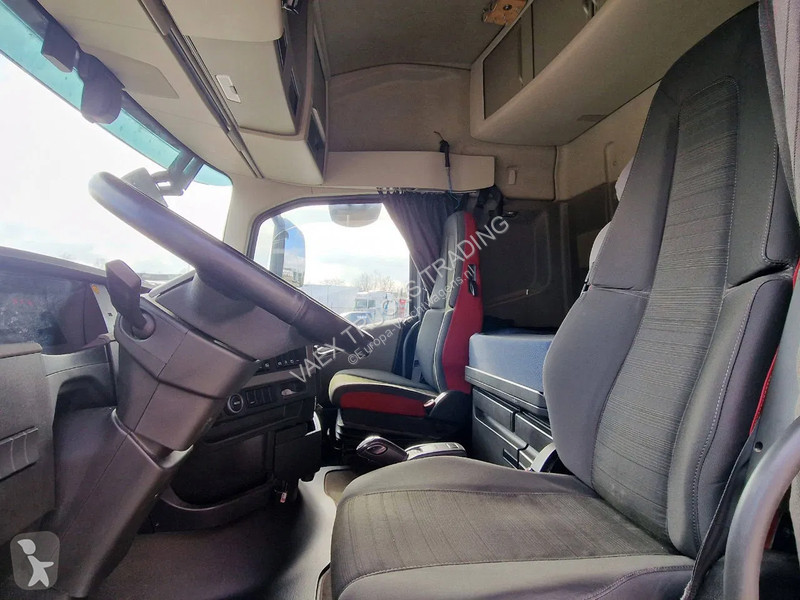 Tahač Volvo 13540 Globetrotter 6x2 - Full air -...